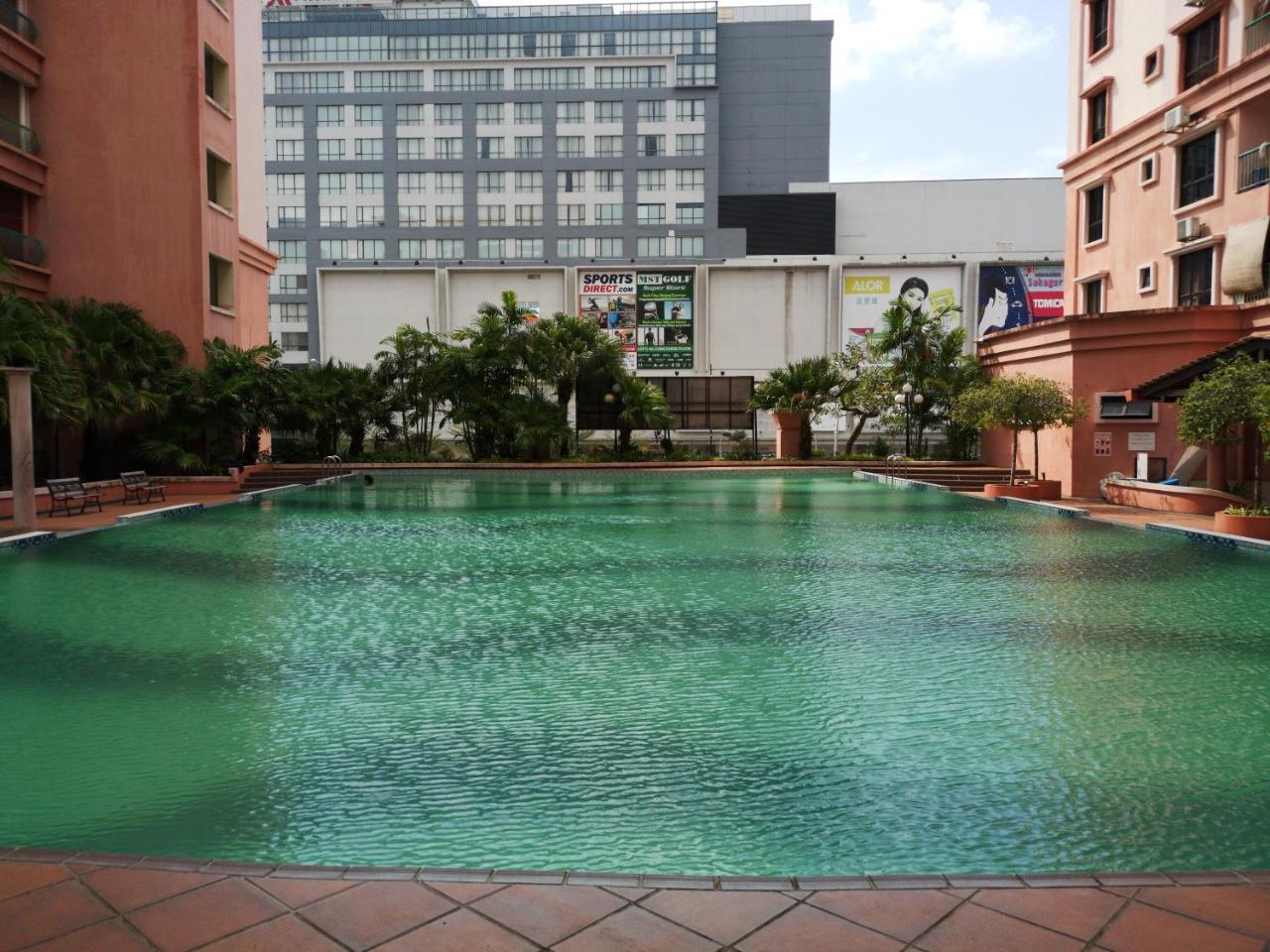 Marina Court Luxury Penthouse Aparthotel Kota Kinabalu Kültér fotó