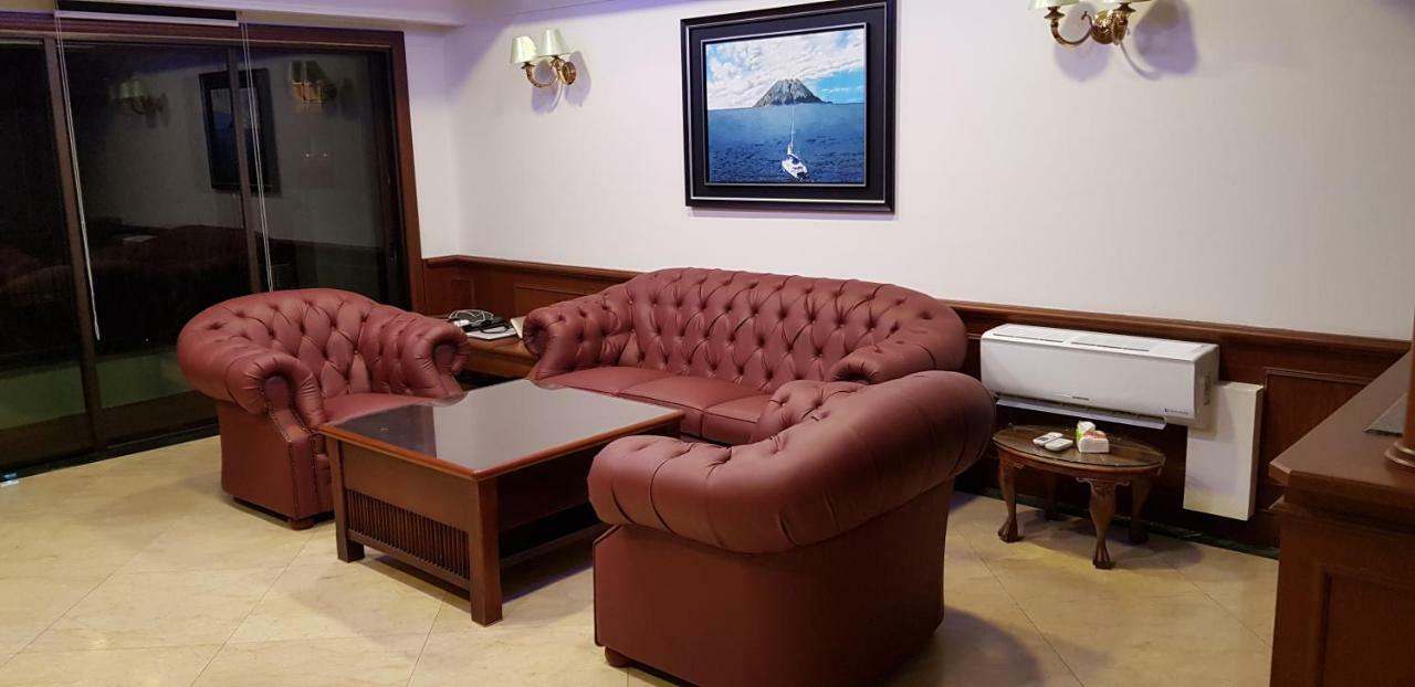 Marina Court Luxury Penthouse Aparthotel Kota Kinabalu Kültér fotó